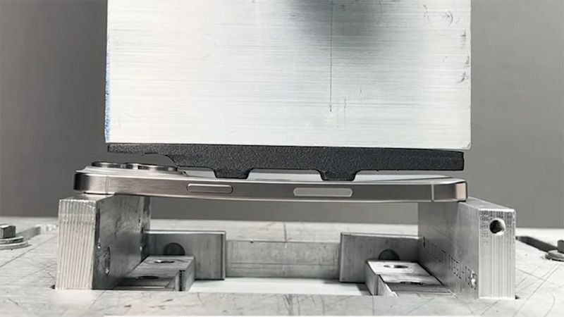 iPhone 15 Pro Max, Laboratuvarda Dayanıklılık Testine Girdi